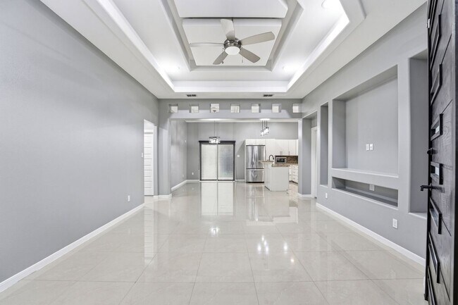 Building Photo - 4000 S Las Nubes