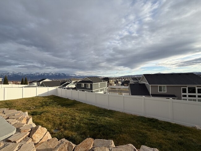 Photo - 7603 Scenic Maple Dr (West Jordan, UT) Apartment