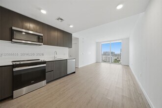 Building Photo - 2000 Biscayne Blvd