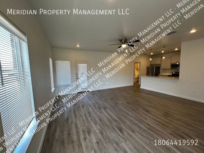 Foto del edificio - Three bed, Three bath Near TTU
