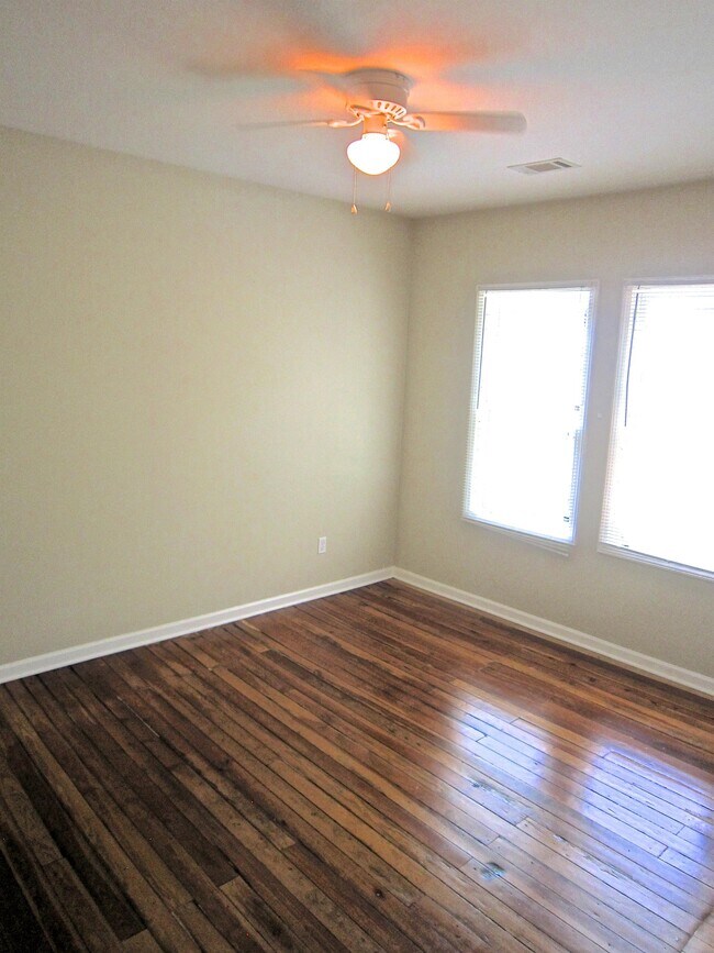 Foto del edificio - 734 McDonough Blvd SE
