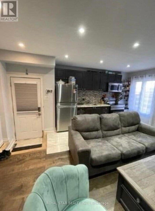 Building Photo - 14 Chayna Crescent