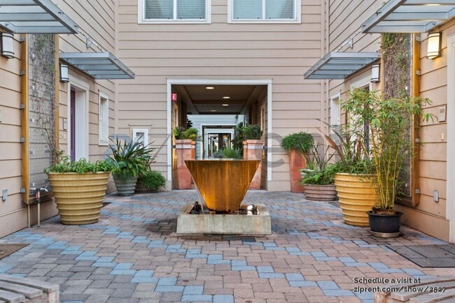 Building Photo - 1527 Brunswig Ln