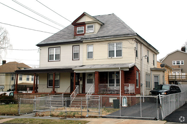 Building Photo - 342-346 Chilton St