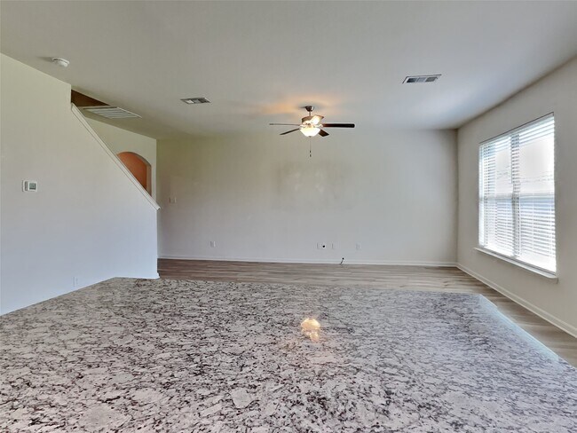 Foto del edificio - 732 Keeneland Dr