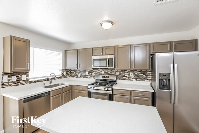 Building Photo - 6533 Shining Sand Ave