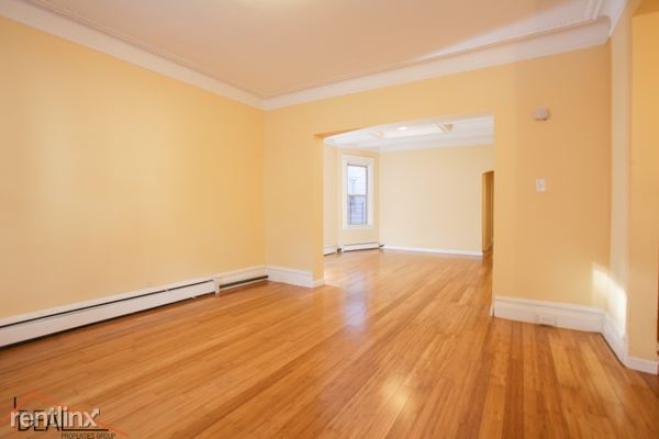 Building Photo - 680 E 21st St