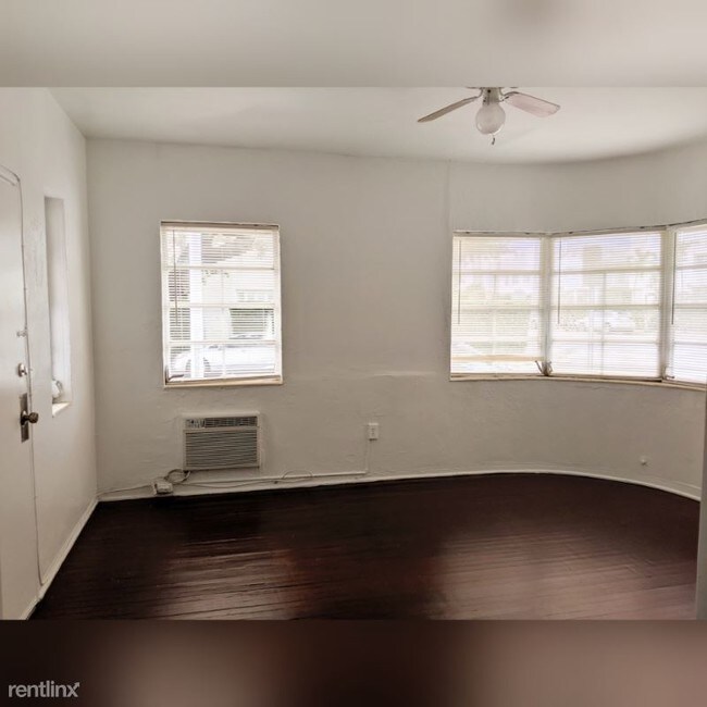 Building Photo - 1 br, 1 bath Apartment - 700 14th St 1 Unit 1