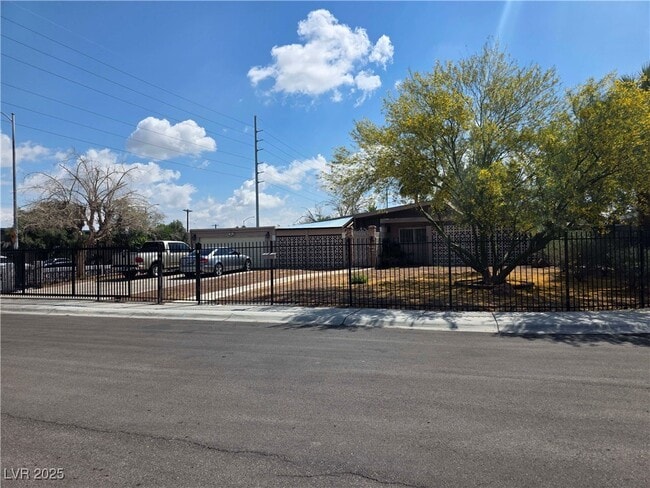 Building Photo - 3314 Arapaho Cir