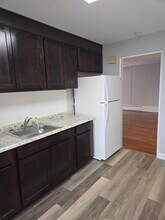 Building Photo - 84 Oakview Cir