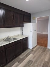 Building Photo - 84 Oakview Cir