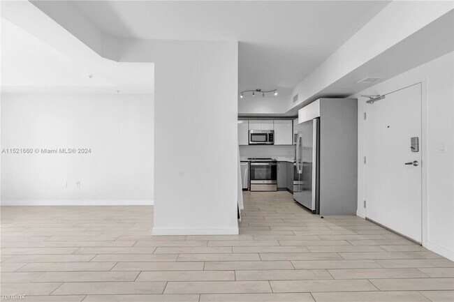 Building Photo - 2 br, 2 bath Condo - 321 NE 26th St Unit 907