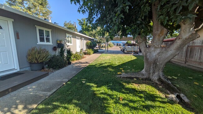 Foto del edificio - 7626 Oak Grove Ave
