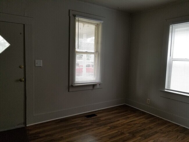 Foto del edificio - Cute and Cozy 2 Bedroom House