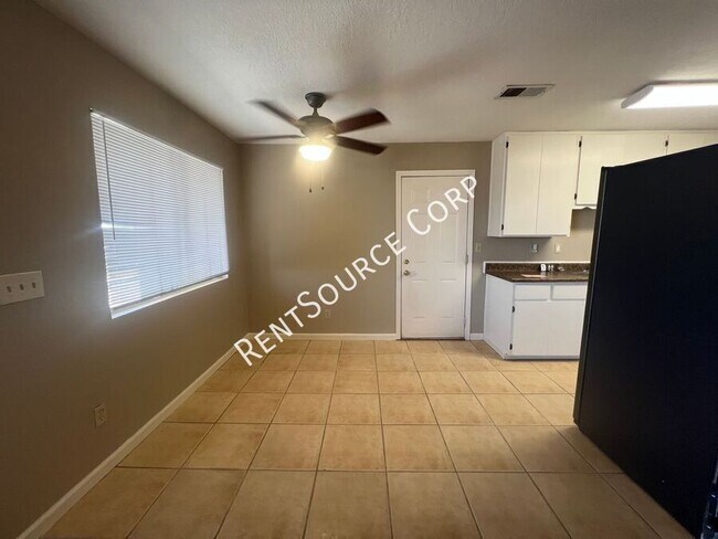 Foto del edificio - 27333 Mesquite St
