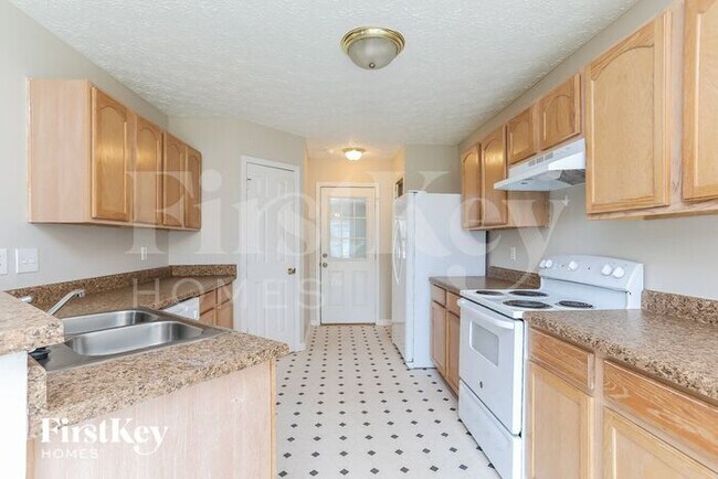 Building Photo - 2847 Maidenhair Dr