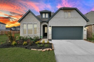 Building Photo - 211 Amaranth Wy