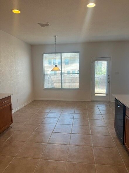 Foto del edificio - 2021 Brook Meadow Dr