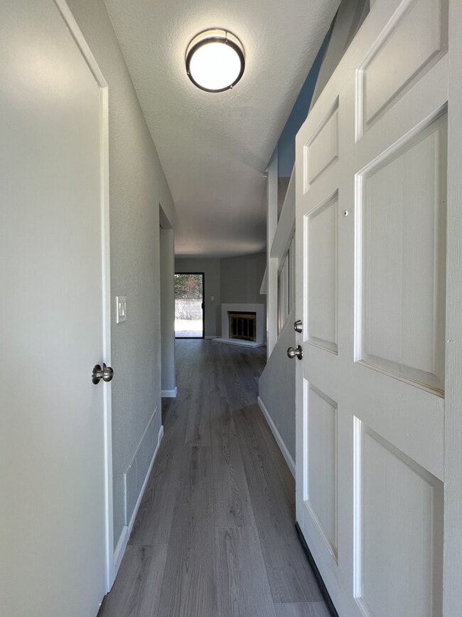 Foto del edificio - Beautifully Renovated Two Bedroom Napa Tow...