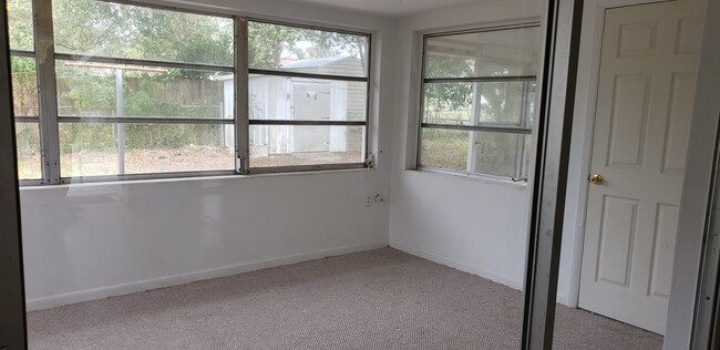 Foto del edificio - 11 Oak Knoll St
