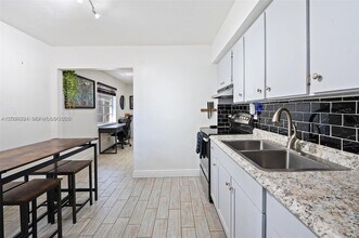 Building Photo - 5120 SW 26th Ave