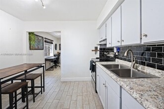 Building Photo - 5120 SW 26th Ave