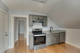 Building Photo - 24 Dunlap St