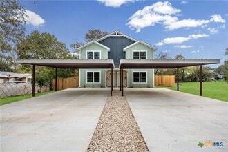 Building Photo - 323 S Burnet St