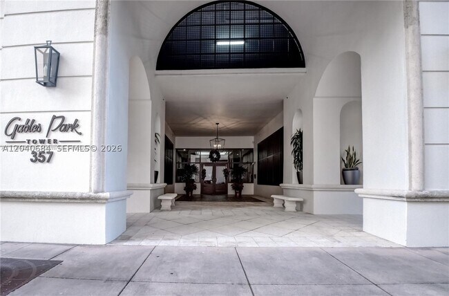 Foto del edificio - 357 Almeria Ave