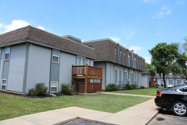 Building Photo - Brentwood Park Apartments