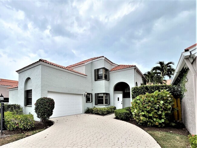 Building Photo - 13200 Crisa Dr