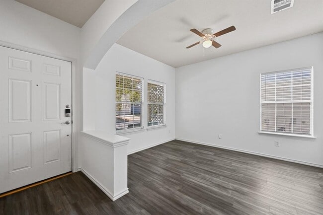 Building Photo - 9206 Brents Elm Dr