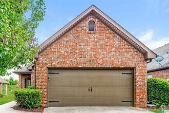Building Photo - 6459 Southern Trace Dr