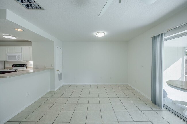 Building Photo - Beautiful 2bed/2.5bath Townhome FOR RENT -...