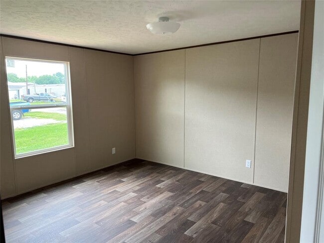 Building Photo - 8870 Water Oak