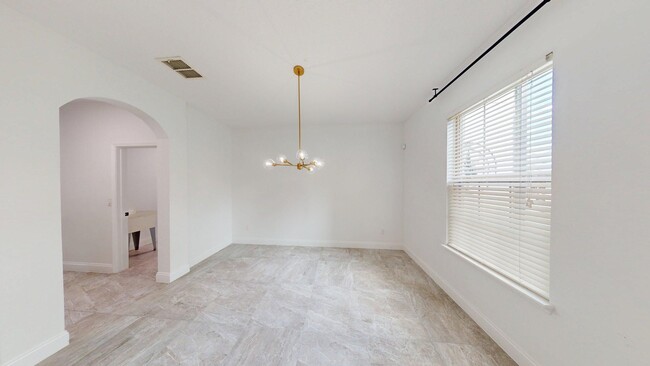 Building Photo - 6 BR  5 BA  LUXURY POOL HOME -  Fells Landing Subdivision- Minutes to Medical City!