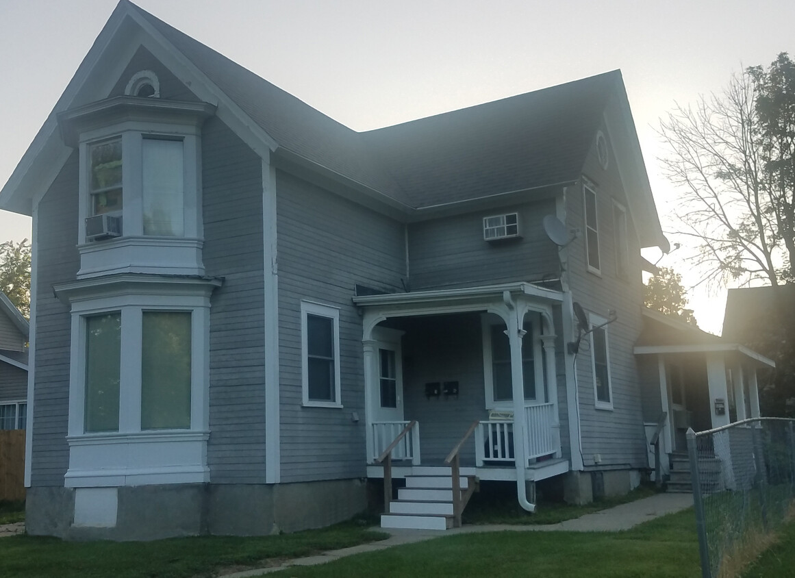 1008 Pearl St. - 1008 Pearl St