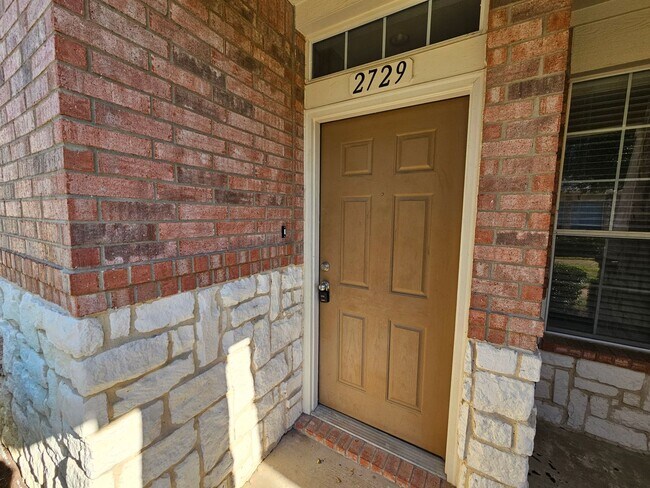 Building Photo - Welcome Home to this modern and stylish 3-...