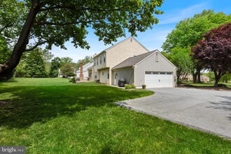 Building Photo - 1099 Armstrong Ct