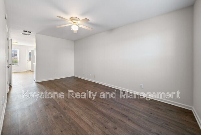 Foto del edificio - 3300 Royster Ln
