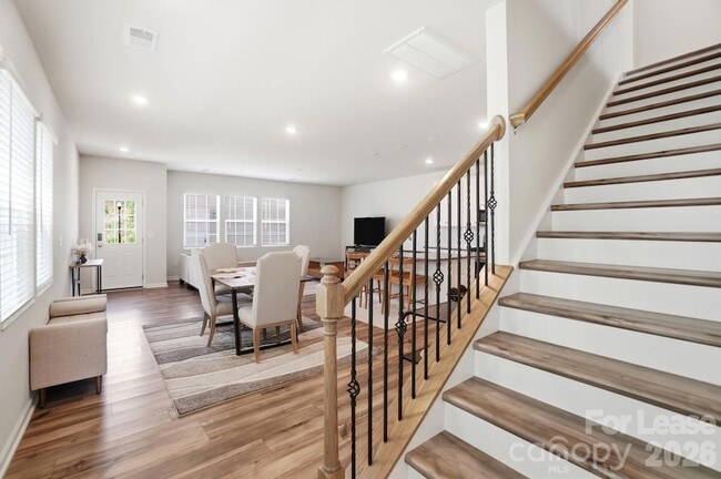 Foto del edificio - 15764 Country House St