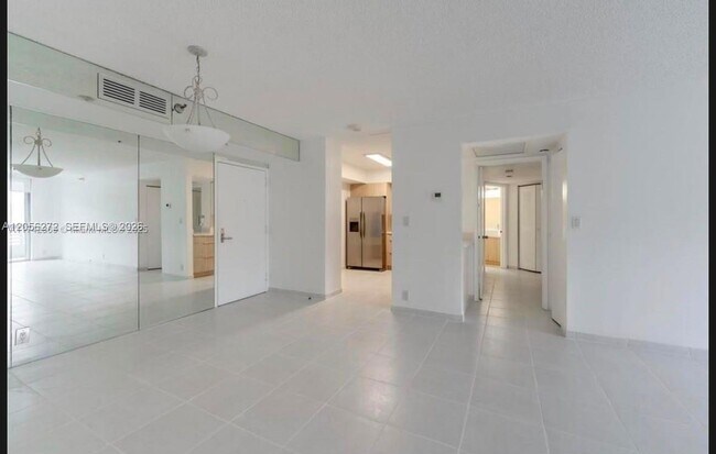 Foto del edificio - 19101 Mystic Pointe Dr
