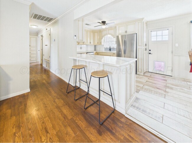 Foto del edificio - 1819 N Beech Ln