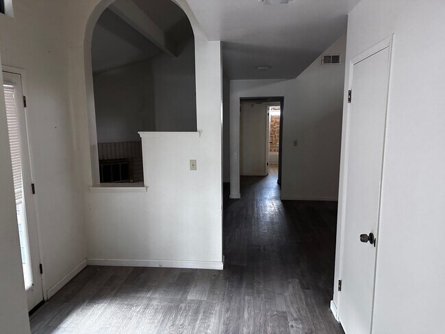 Foto del edificio - 7131 Hanover Cir