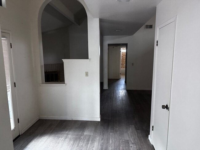 Building Photo - House