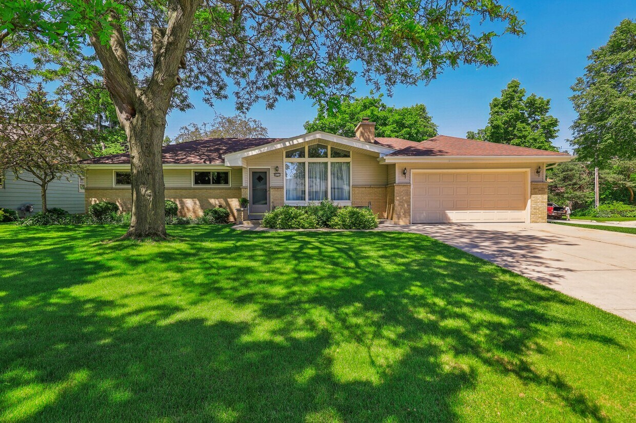Foto principal - 4571 N 108th St