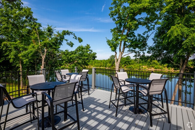 River Views - River West Apartments