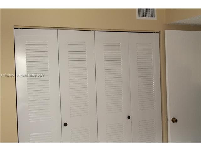 Foto del edificio - 586 NW 114th Ave