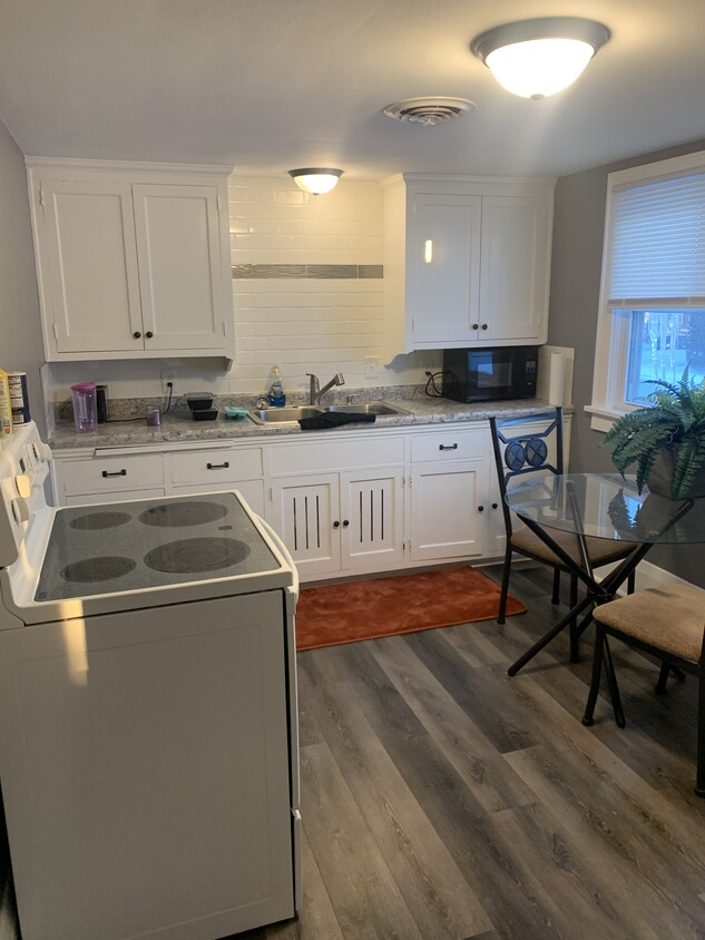 Foto principal - 1130 Florence St