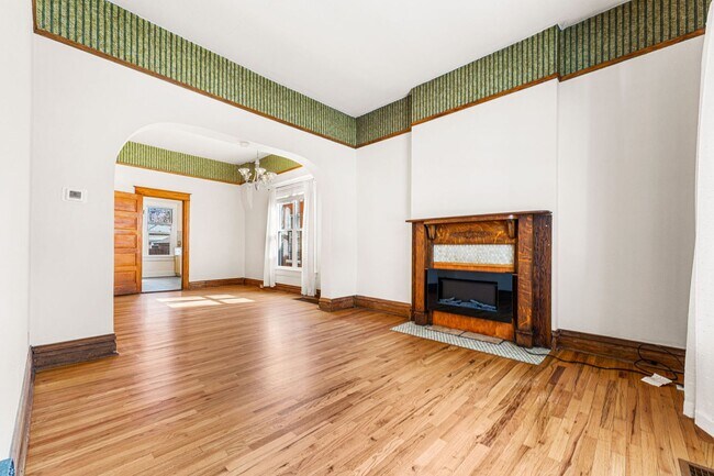 Building Photo - Charming Victorian Home in Wash Park West!